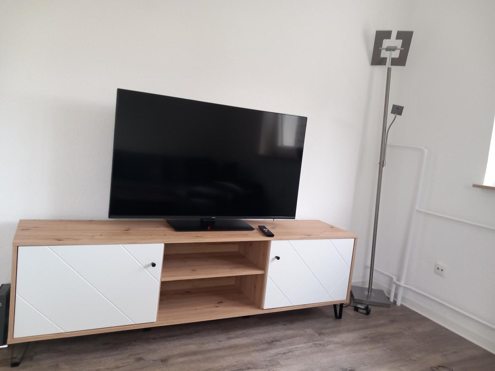 City Apartment Duisburg 1#Netflix &Wlan &Kingsize Bett &Kaffee Maschine & Central & 500M Innenhafen & 2 Min U Bahn المظهر الخارجي الصورة