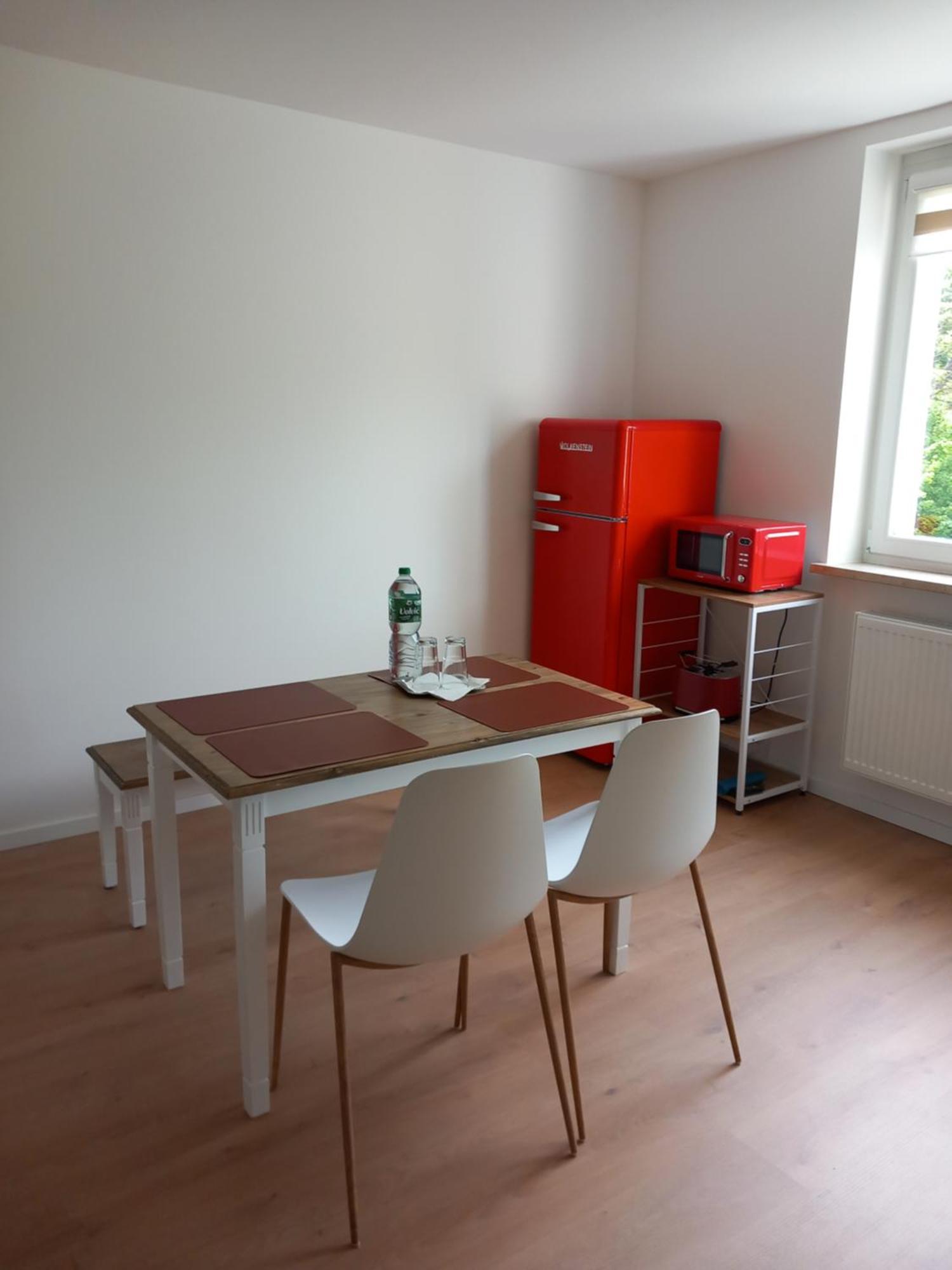 City Apartment Duisburg 1#Netflix &Wlan &Kingsize Bett &Kaffee Maschine & Central & 500M Innenhafen & 2 Min U Bahn المظهر الخارجي الصورة