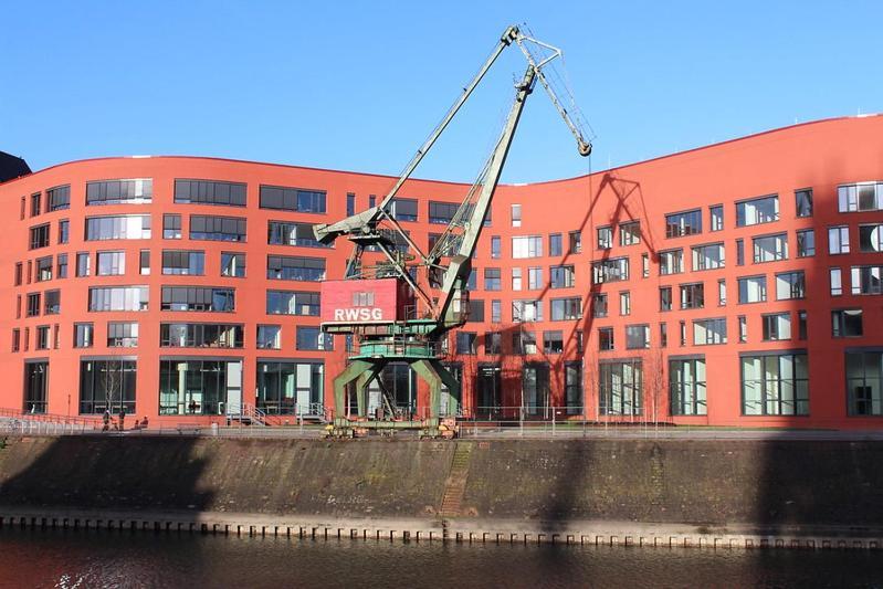City Apartment Duisburg 1#Netflix &Wlan &Kingsize Bett &Kaffee Maschine & Central & 500M Innenhafen & 2 Min U Bahn المظهر الخارجي الصورة