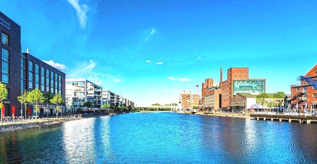 City Apartment Duisburg 1#Netflix &Wlan &Kingsize Bett &Kaffee Maschine & Central & 500M Innenhafen & 2 Min U Bahn المظهر الخارجي الصورة